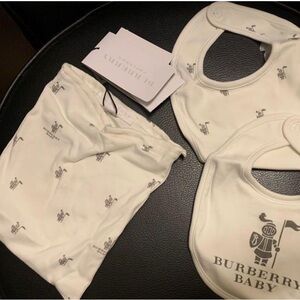 Burberry Baby Bib Set